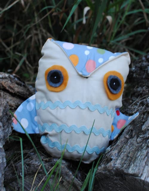 rick rack owl PDF pattern | kids toy tutorials | sewing kids toys | sewing tutorials | sewing patterns | DIY kids toys | DIY sewing tips | sewing tips and tricks || See Kate Sew