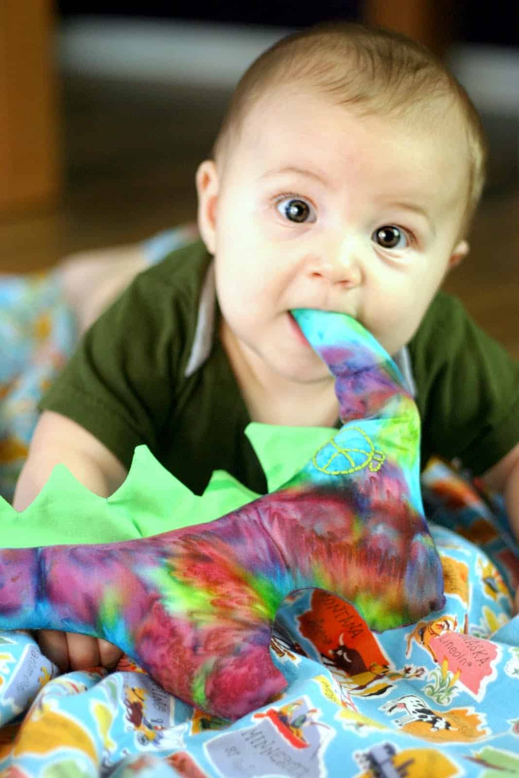 RAWR Dinosaur Plushie and PDF Pattern | kids toy tutorials | sewing kids toys | sewing baby toys | DIY baby toys | DIY stuffed animals |sewing tutorials | sewing patterns | DIY kids toys | DIY sewing tips | sewing tips and tricks || See Kate Sew