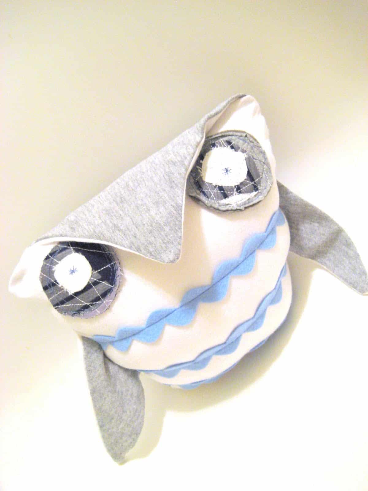 rick rack owl PDF pattern | kids toy tutorials | sewing kids toys | sewing tutorials | sewing patterns | DIY kids toys | DIY sewing tips | sewing tips and tricks || See Kate Sew