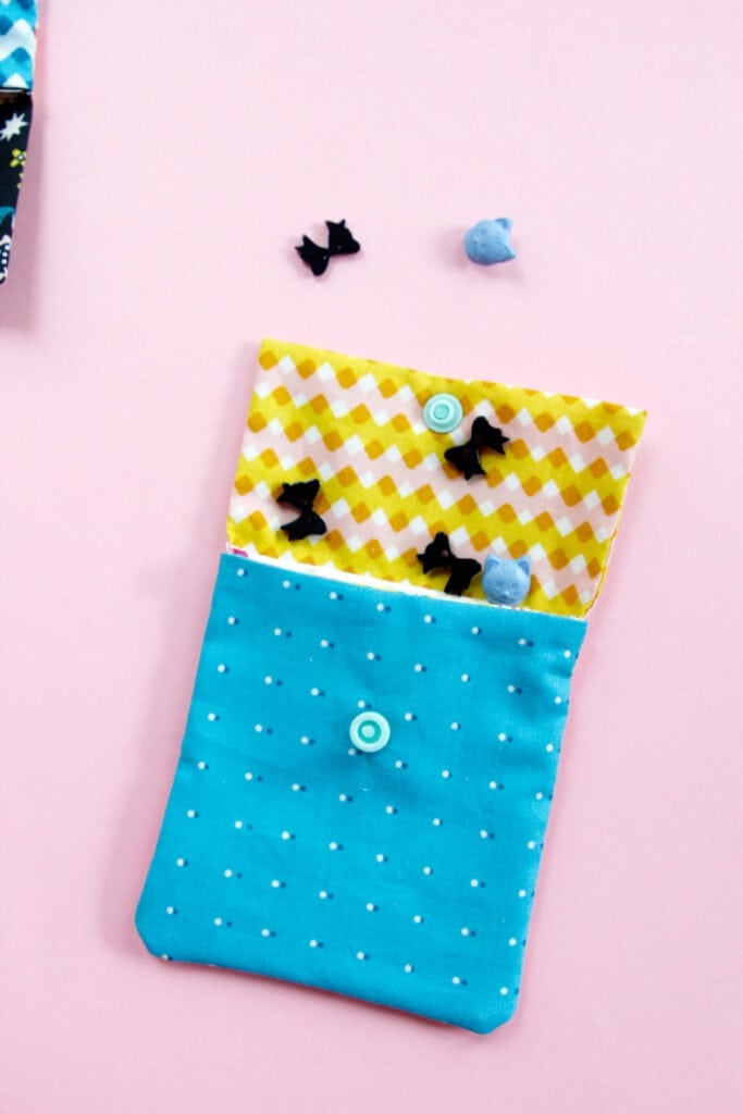 Little Button Pouch Tutorial with Charm Squares