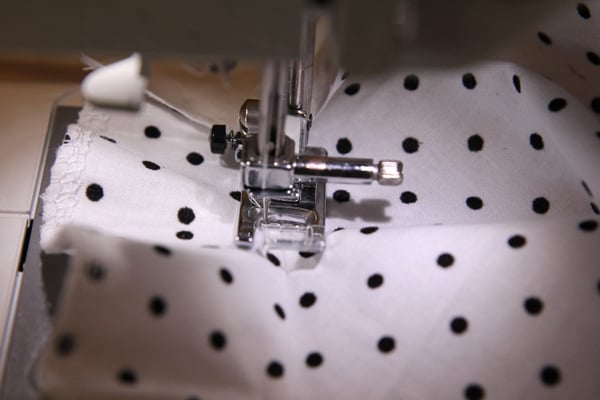 Sewing 101: Facings || How to apply a facing | Sewing 101 | Sewing Tutorials | Facings || See Kate Sew #facings #sewing101 #sewingtutorials #seekatesew
