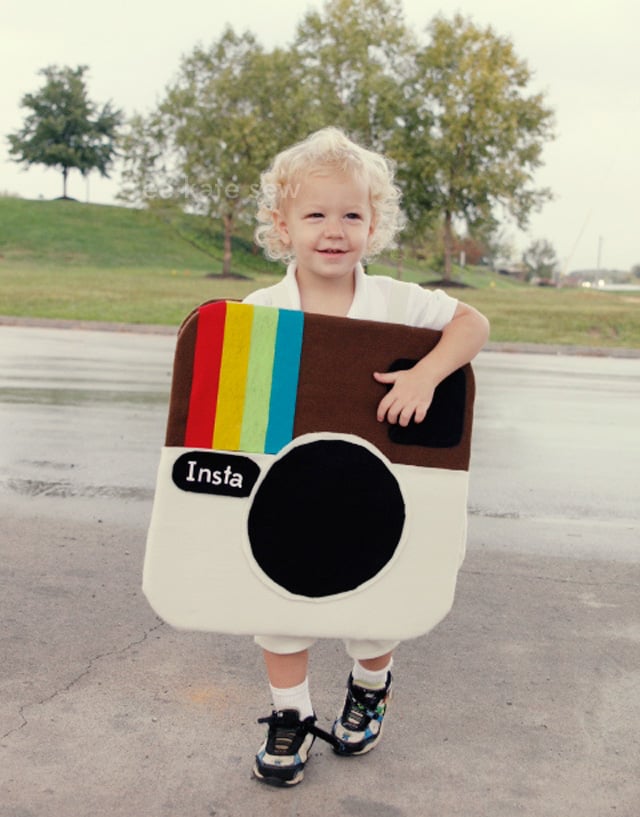 instagram camera costume (+ tutorial) | handmade halloween costumes for kids | halloween costumes for kids | kid friendly halloween costumes | homemade halloween costumes | easy halloween costumes | DIY halloween costumes || See Kate Sew #diykidscostume #instagramcostume #diyhalloweencostume #seekatesew