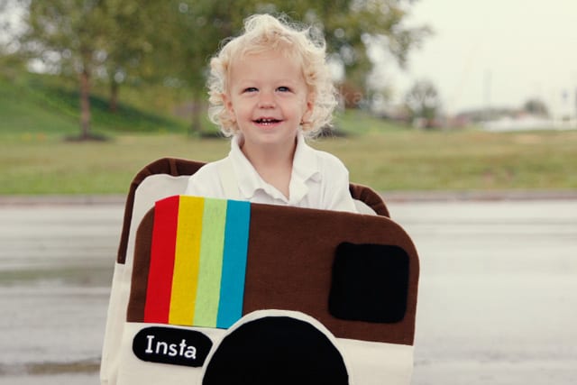 instagram camera costume (+ tutorial) | handmade halloween costumes for kids | halloween costumes for kids | kid friendly halloween costumes | homemade halloween costumes | easy halloween costumes | DIY halloween costumes || See Kate Sew #diykidscostume #instagramcostume #diyhalloweencostume #seekatesew