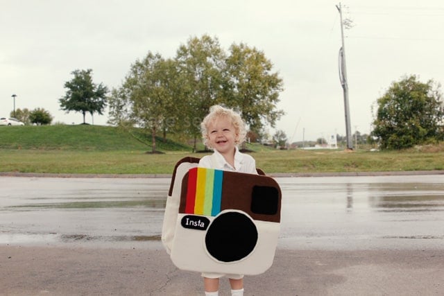 instagram camera costume (+ tutorial) | handmade halloween costumes for kids | halloween costumes for kids | kid friendly halloween costumes | homemade halloween costumes | easy halloween costumes | DIY halloween costumes || See Kate Sew #diykidscostume #instagramcostume #diyhalloweencostume #seekatesew