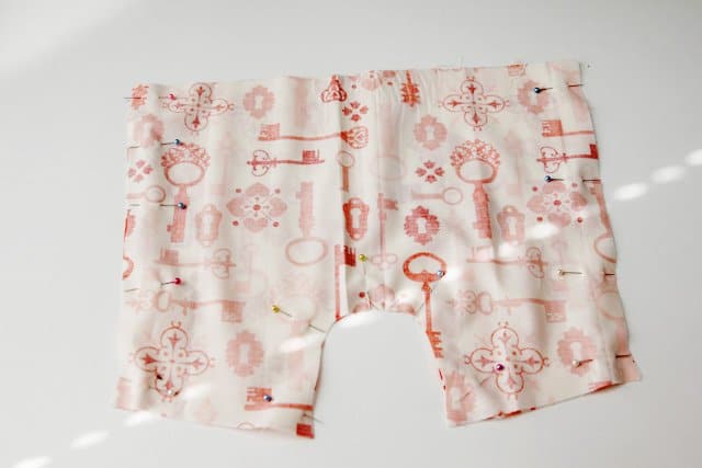 baby bloomers sewing pattern | Baby Bloomers, Baby Bloomers Pattern, Free Baby Bloomers Pattern, Sewing Patterns for Babies, Free Sewing Pattern for Babies #babybloomers #babybloomerspattern #freesewingpattern || See Kate Sew via @seekatesew