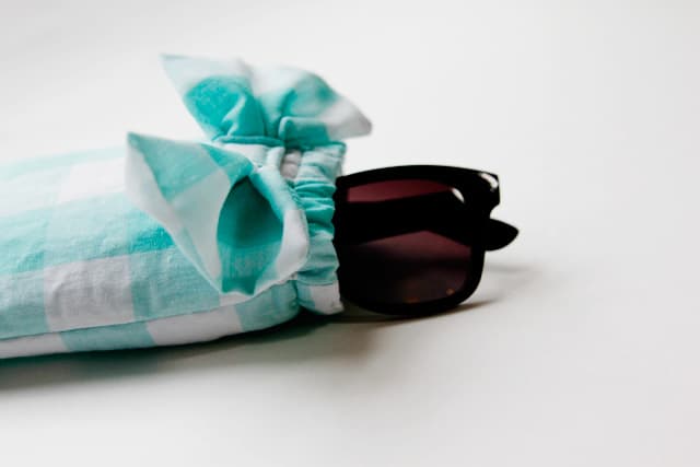 sunglasses case with a bow // see kate sew