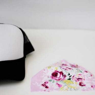 FLORAL TRUCKER HAT