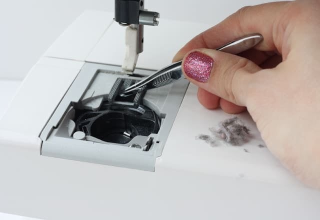 sewing 101: basics of sewing machine maintenance || Sewing Machine Maintenance | Sewing 101 | Sewing Tutorials | How to Maintain a Sewing Machine | Sewing Machines || See Kate Sew #sewingmachinemaintenance #sewing101 #sewingtutorials #seekatesew