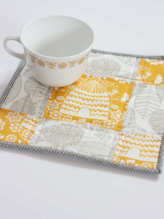 Patchwork Potholder project // seekatesew.com #quilting #sewing