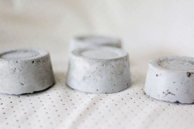 DIY cement pattern weights