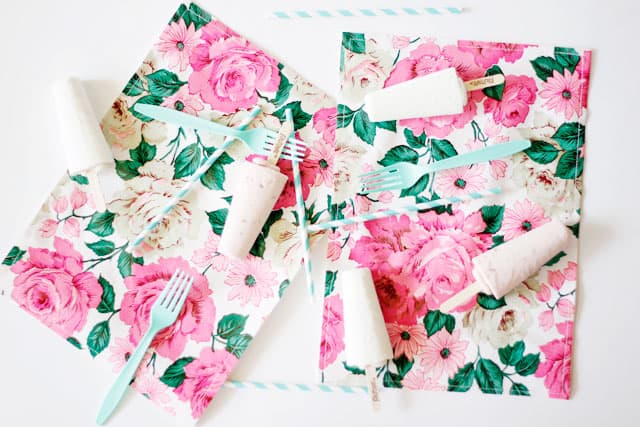 DIY floral placemats // seekatesew.com