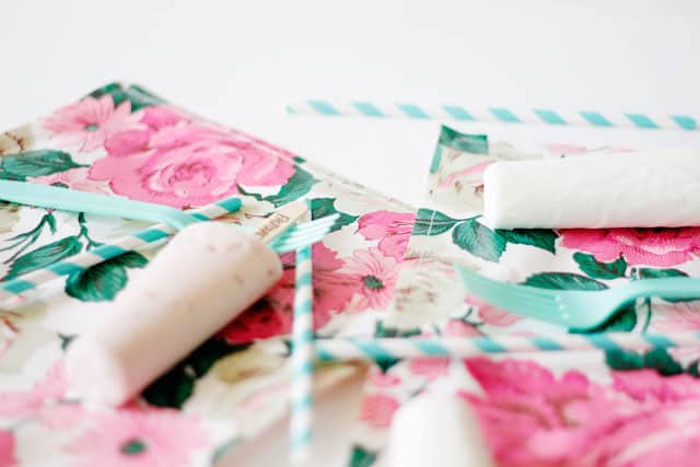 DIY floral placemats // seekatesew.com