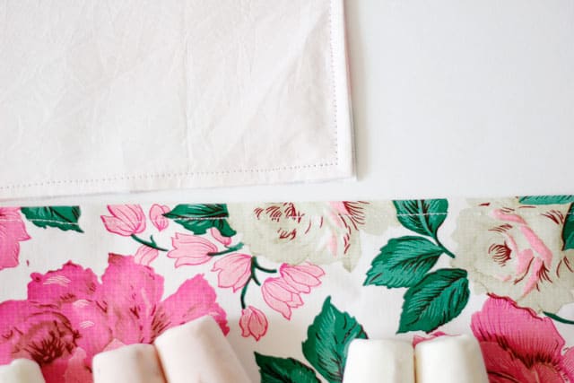 DIY floral placemats // seekatesew.com