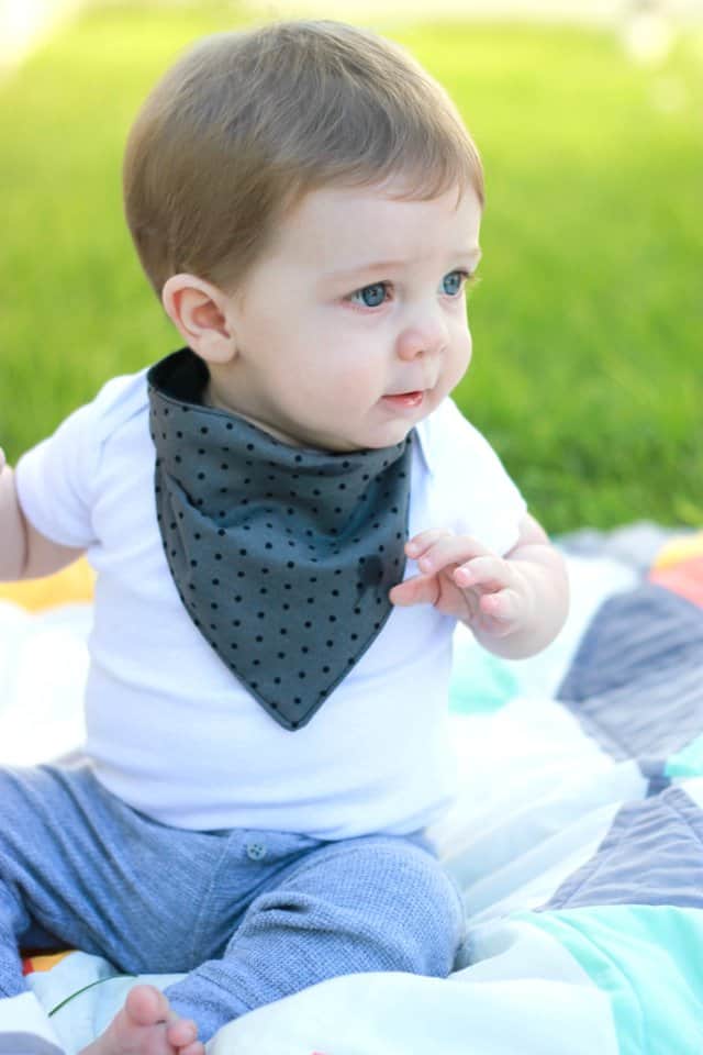 handkerchief bib