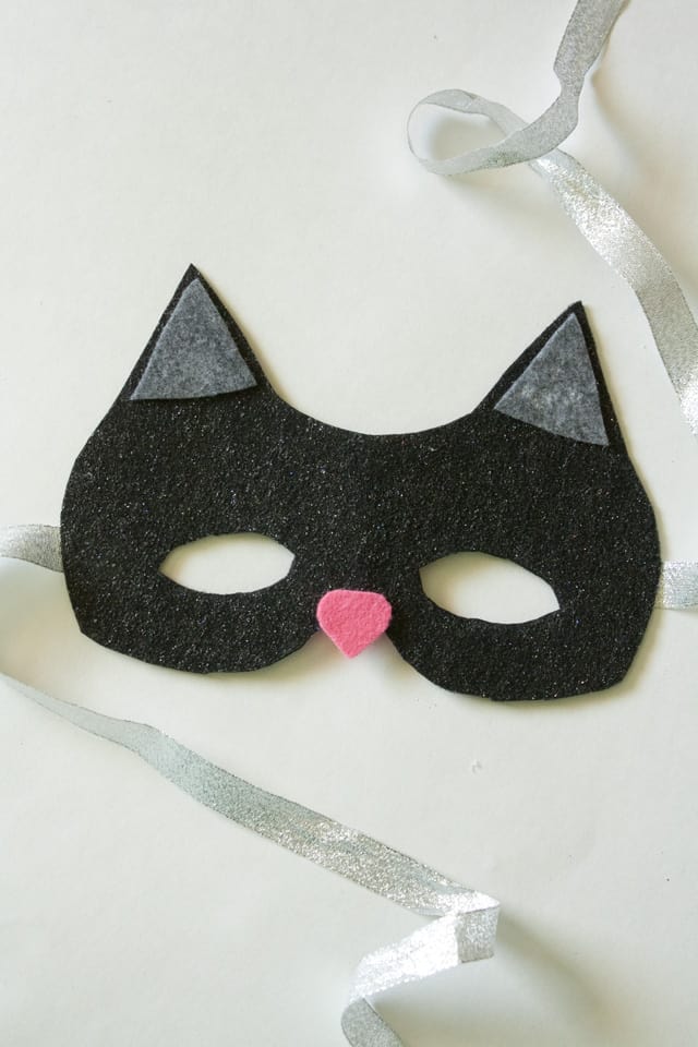 No Sew Cat Mask Tutorial | DIY cat mask | how to make a cat mask | costume ideas | DIY costumes | easy costume ideas | cat inspired costumes | halloween mask ideas | DIY halloween masks | DIY cat mask tutorial || See Kate Sew #catmasktutorial #diycatmask #diyhalloween #seekatesew