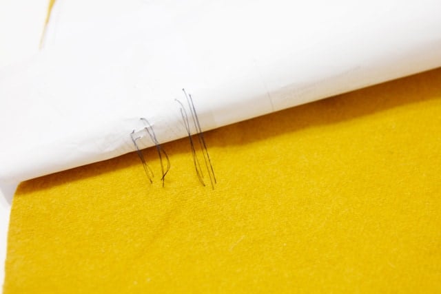 SEWING 101: HOW TO TRANSFER PATTERN MARKINGS WITH THREAD || sewing tutorial | transfer pattern markings | how to transfer pattern markings using thread | pattern markings | sewing 101 || See Kate Sew #sewing101 #patternmarkings #sewinghowtos #seekatesew