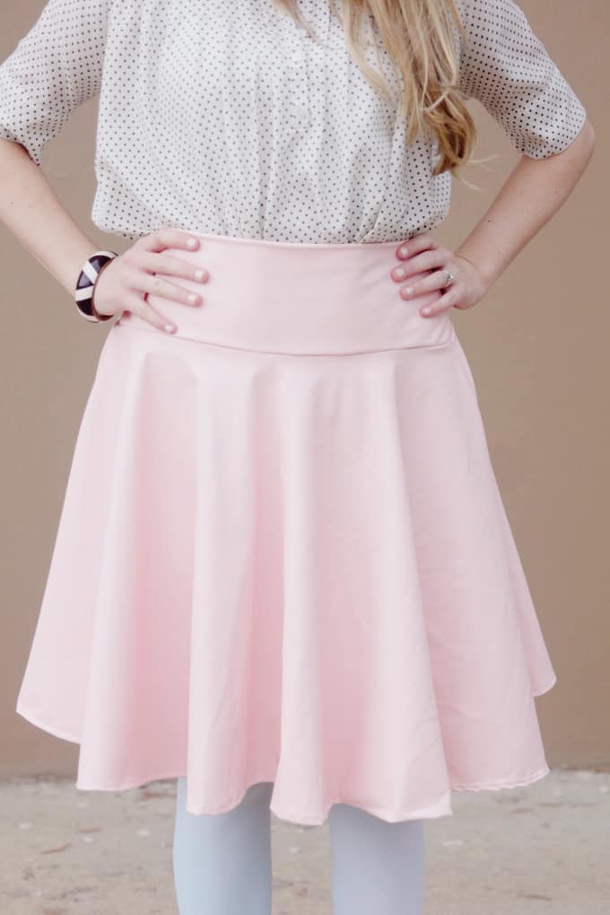 DIY pleather circle skirt pattern | free pleather skirt pattern | free sewing patterns | free clothing patterns | how to sew a circle skirt | diy sewing tips || See Kate Sew #freepatterns #freesewingtips #diyskirt