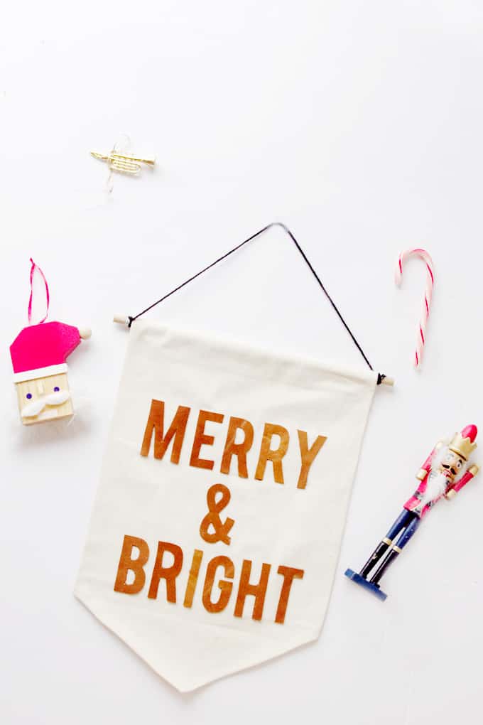 Merry & Bright Leather Wall Hanging | No Sew Canvas + Leather Wall Hanging Tutorial | how to work with leathercraft | leather crafts | diy leather banner | crafts and diys | diy kids art || See Kate Sew #leathercraft #nosew #leatherbanner 