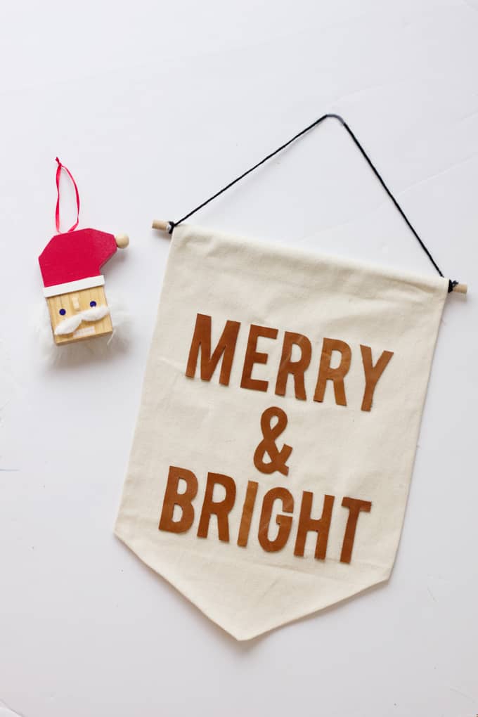 Merry and Bright Wall Hanging | No Sew Canvas + Leather Wall Hanging Tutorial | how to work with leathercraft | leather crafts | diy leather banner | crafts and diys | diy kids art || See Kate Sew #leathercraft #nosew #leatherbanner 