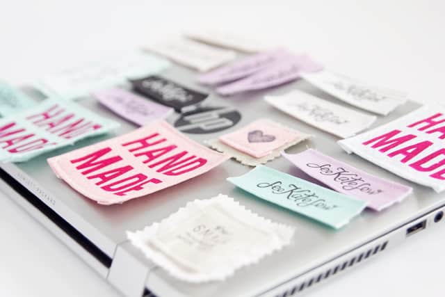 DIY SEWING LABELS | make your own clothing labels | handmade clothing labels | sewing tips and tricks || See Kate Sew #diysewinglabels #sewinglabels #sewingtips