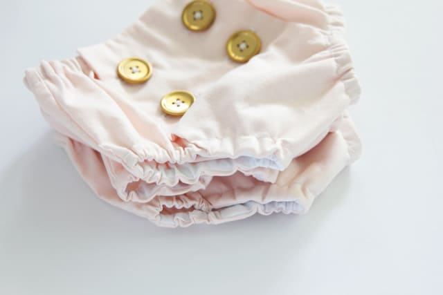 GOLD BUTTON BLOOMERS | FREE PATTERN | See Kate Sew