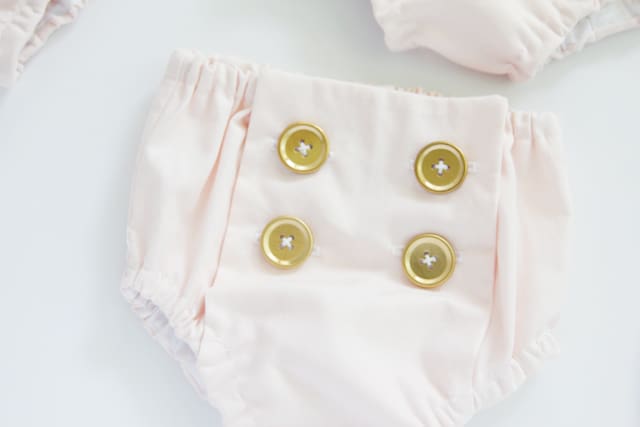 GOLD BUTTON BLOOMERS | FREE PATTERN | See Kate Sew