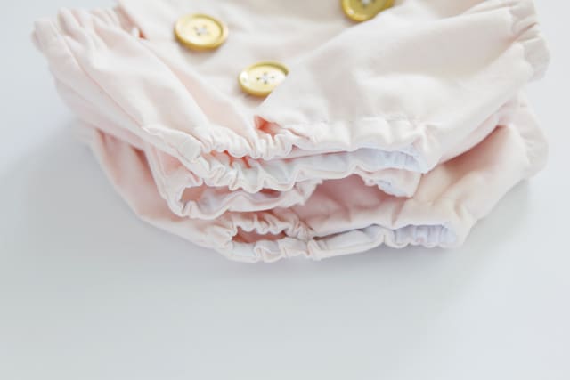 GOLD BUTTON BLOOMERS | FREE PATTERN | See Kate Sew