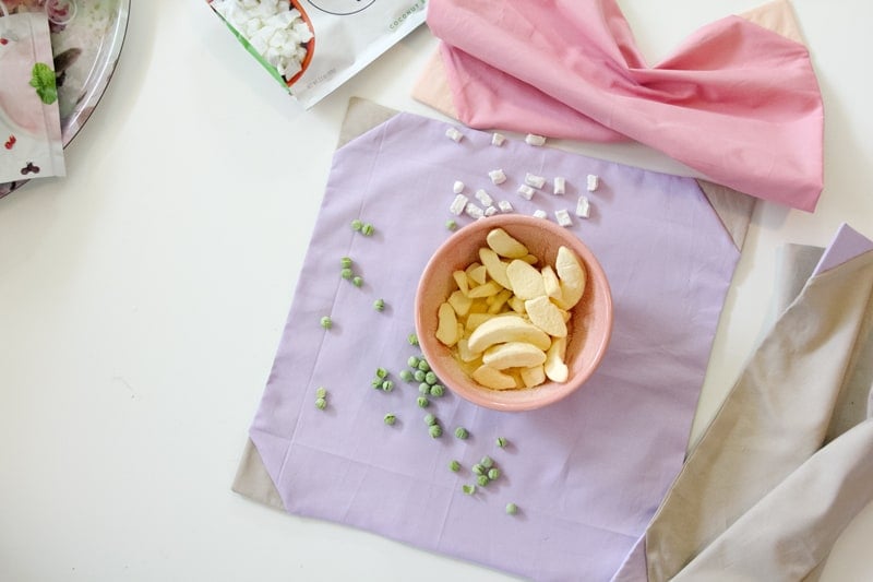 Colored Corner Cloth Napkin Tutorial | DIY napkins | how to make napkins | DIY napkin tutorial | handmade napkin tutorial | hand sewn napkins || See Kate Sew