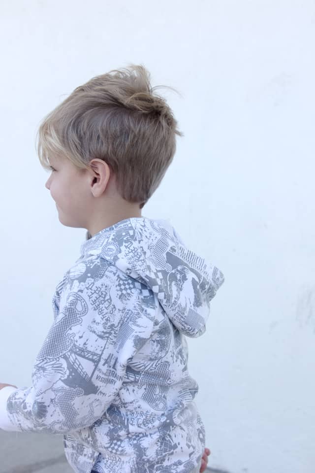 Recess Raglan Hoodie Tutorial | DIY raglan sweatshirt | kids clothing tutorials | sewing tips and tricks | sewing tutorials | free sewing patterns | how to see a kids hoodie | diy kids clothing ideas || See Kate Sew