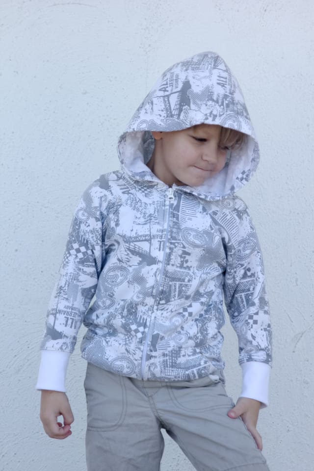 Recess Raglan Hoodie Tutorial | DIY raglan sweatshirt | kids clothing tutorials | sewing tips and tricks | sewing tutorials | free sewing patterns | how to see a kids hoodie | diy kids clothing ideas || See Kate Sew