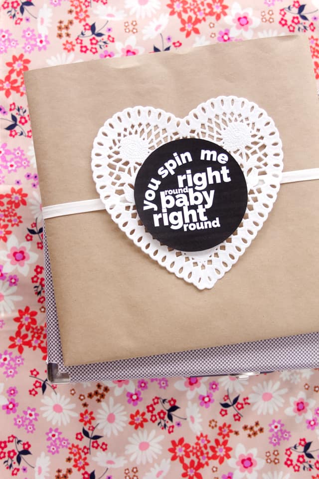 RECORD SLEEVE VALENTINE | fun Valentines for adults | diy Valentines | homemade Valentines | free valentine printable || See Kate Sew #valentineprintables #diyvalentines #valentinesday