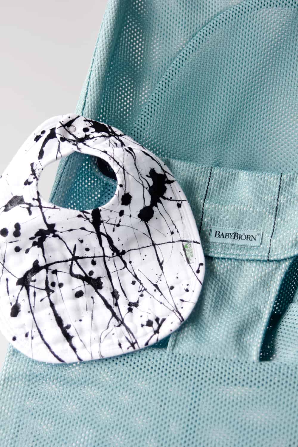 Paint Splatter Bibs | See Kate Sew | DIY Baby Bibs 