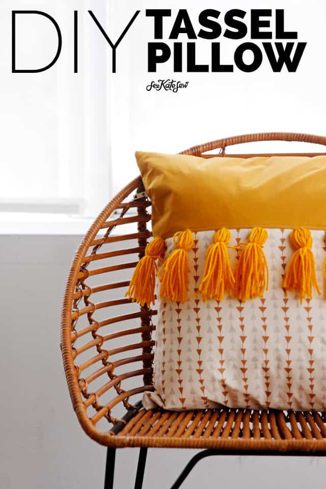 Easy Tassel Pillow Tutorial | DIY Pillow | DIY Home Decor | DIY Tassel Pillow | How to make a Tassel Pillow | 2 Tone Tassel Pillow || See Kate Sew #pillowtutorial #tasselpillowtutorial #yarntasselpillow #seekatesew