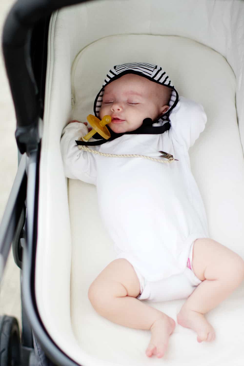 baby sleeping in uppababy bassinet