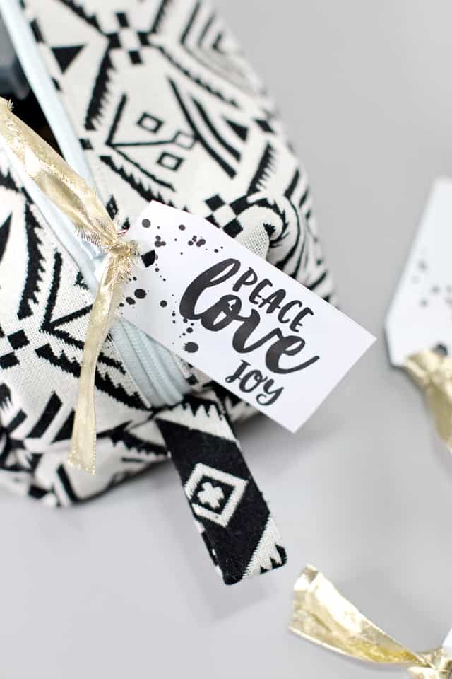 Dopp Kit Gift Idea | gift ideas for men | printable gift tags | diy gift tags | christmas gift tags | homemade gift tags || See Kate Sew #printablegifttags #diychristmas