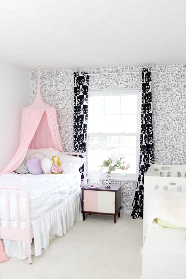 Little Girl's Room Makeover | how to decorate a girl's room | girlie room makeover | feminine room makeover | girl room decor | kids bedroom decor ideas || See Kate Sew #girlsroomdecor #kidsbedroomideas 