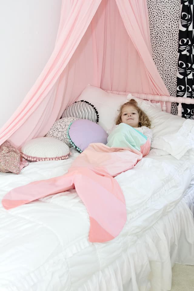 Pink mermaid online blanket