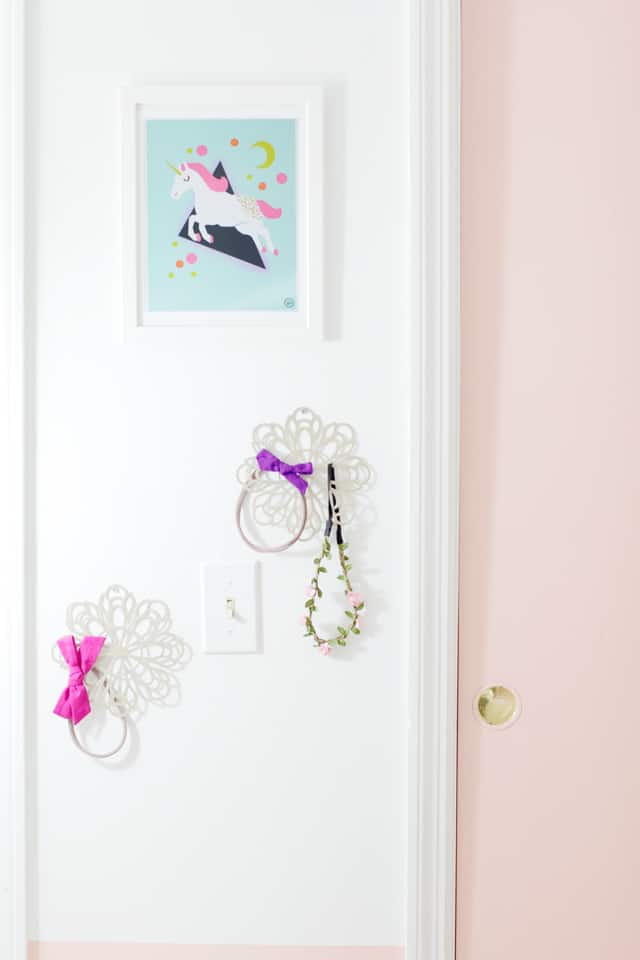 Little Girl's Room Makeover | how to decorate a girl's room | girlie room makeover | feminine room makeover | girl room decor | kids bedroom decor ideas || See Kate Sew #girlsroomdecor #kidsbedroomideas 