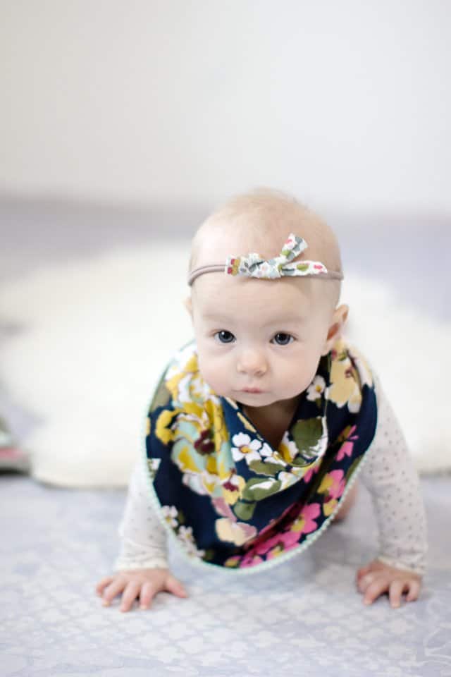 Bandana Drool Bib Tutorial | diy drool bib | handmade drool bib | diy drool bib pattern | easy diy drool bib | drool bib ideas || See Kate Sew #droolbib #diybaby #babybib