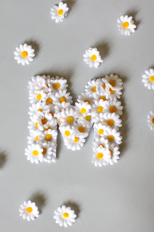 Floral Name Letters with Lorena Canals | diy name letters | diy wall decor | floral home decor | kids room decor || see Kate sew #diy #nameletters #floraldecor #kidsrooms #kidsdecor #floralnameletters