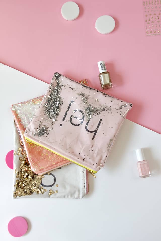 GLITTER SHAKE POUCH | diy makeup bag | diy zippered pouch | cricut projects | diy tips and tricks | diy sewing projects | sewing tips and tricks | sewing tutorials | how to make a zippered pouch || See Kate Sew #diyzipperpouch #diymakeupbag #cricutprojectideas #cricut #seekatesew