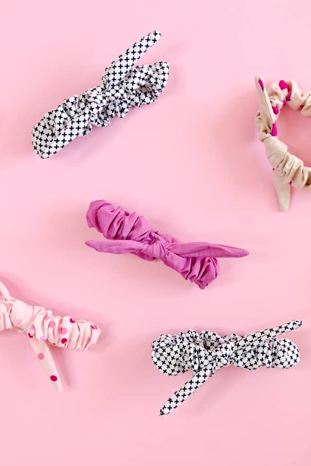 We Mermaid to Be Friends | valentine ideas and diy knotted scrunchie tutorial | fun valentine ideas | diy valentines | how to make a scrunchie | diy scrunchie | handmade scrunchie tutorial || See Kate Sew #scrunchietutorial #diyscrunchie #handmadescrunchie