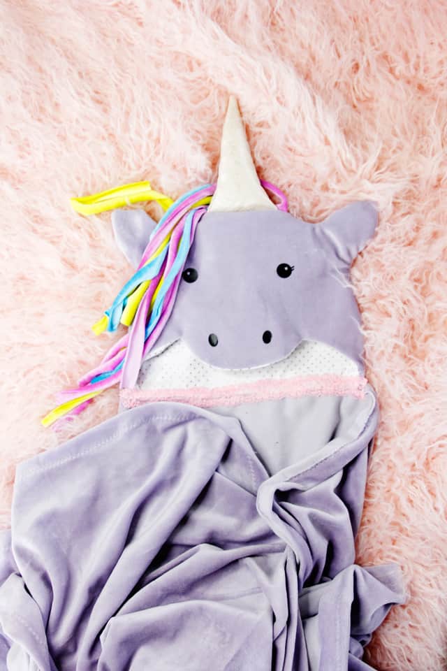 Unicorn Hooded Blanket Tutorial | Hooded Blanket Tutorial 3 ways! | kid friendly hooded blanket | diy hooded blanket | free sewing tutorial | free blanket pattern | free sewing pattern || See Kate Sew #diy #sewing #tutorial #hoodedblanket #freepattern