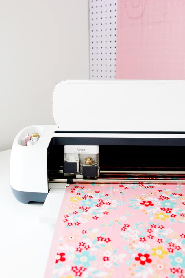 Cutting Fabric with Cricut | How to Use a Cricut to Cut Fabric | Riley Blake Quilt Kit | Cricut Maker | How to Make a Quilt with a Cricut Maker | Cutting Fabric with the Cricut Maker || See Kate Sew #cuttingfabricwithacricut #rileyblakequiltkits #cricutmaker #quiltswithcricut #seekatesew