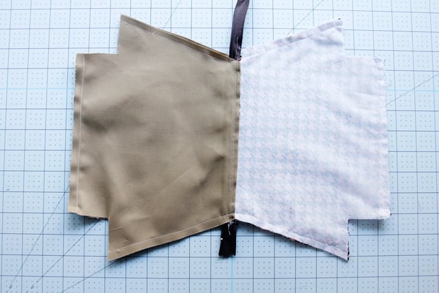 DIY zippered pouch tutorial flat bottom Makeup Faves see kate sew