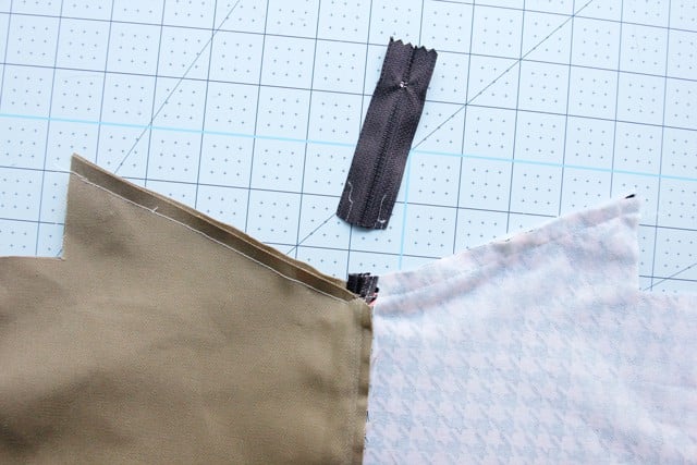 DIY zippered pouch tutorial flat bottom