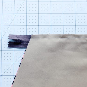 Flat Bottom Zipper Pouch Tutorial