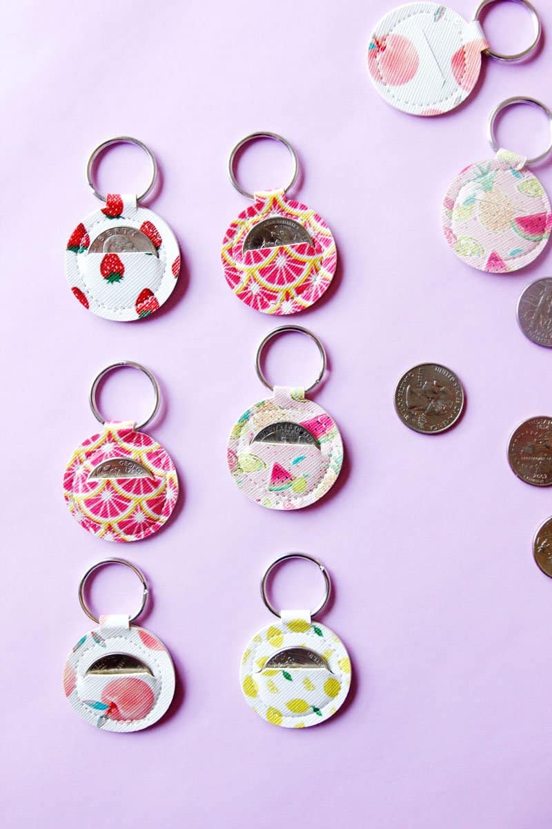 Make your own Aldi quarter keeper with this FREE Aldi Quarter Keychain Sewing Pattern! It's fun to sew and super easy! || See Kate Sew #keychains #cricutproject #freepattern #seekatesew