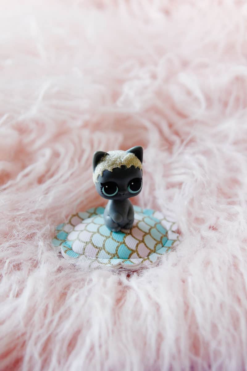 These LOL Doll Craft Ideas are super fast to make and are great additions to your LOL Dolls and Pets. This LOL Pets Pillow is made with faux leather and stuffing. Super fast, super fun, super easy! || See Kate Sew #loldolls #lolpets #diytoys #freetutorial #craftideas #seekatesew