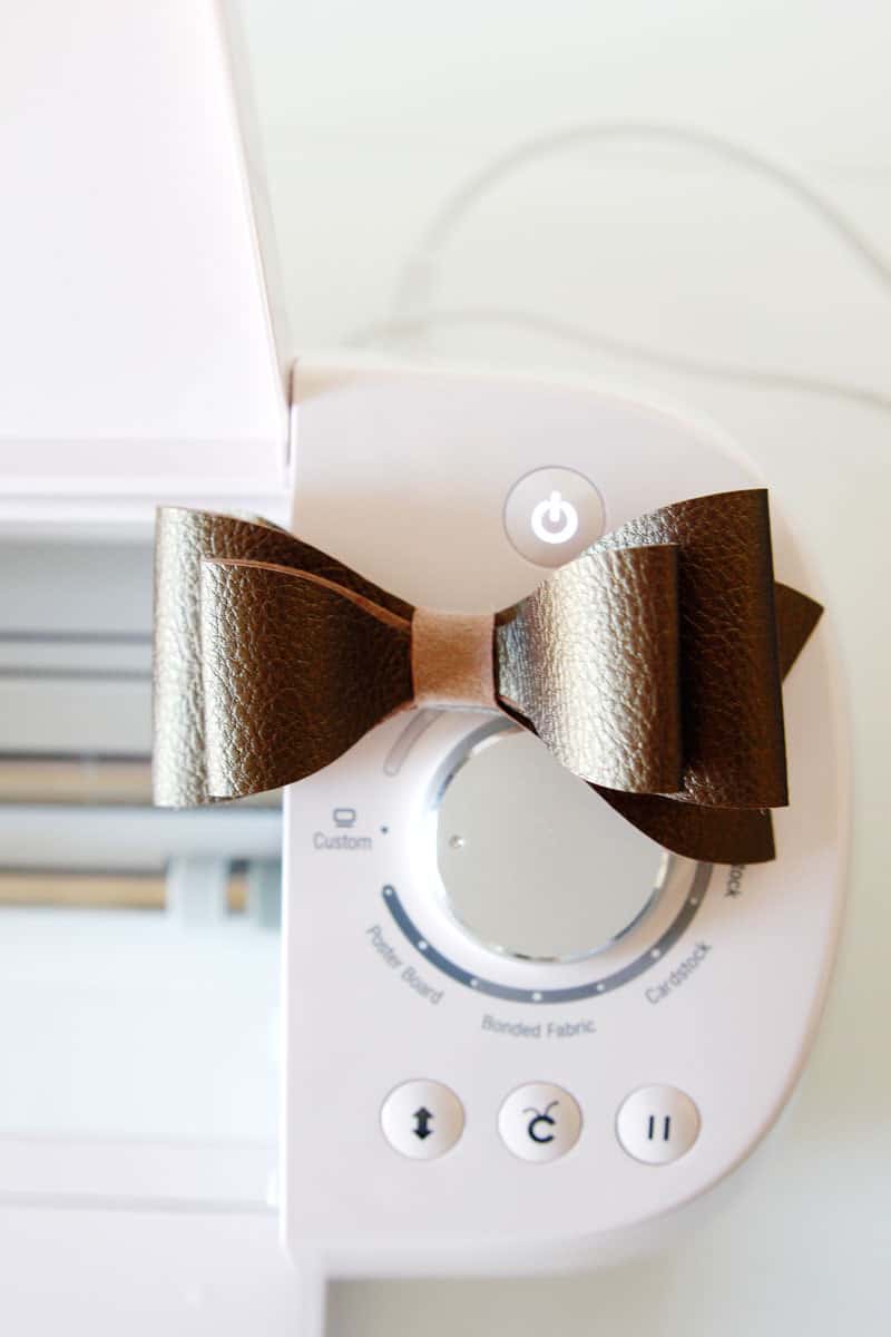 My top FIVE Ways to Use the Cricut Explore Air 2 for sewing! The Explore Air 2 is a great deal and cuts over 100 materials. || See Kate Sew #cricut #cricutprojects #sewingwithcricut #sewingtips #seekatesew